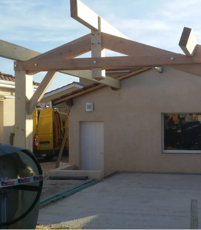 Pose de charpente bois neuve réalisée par Jean-Yves Colonges